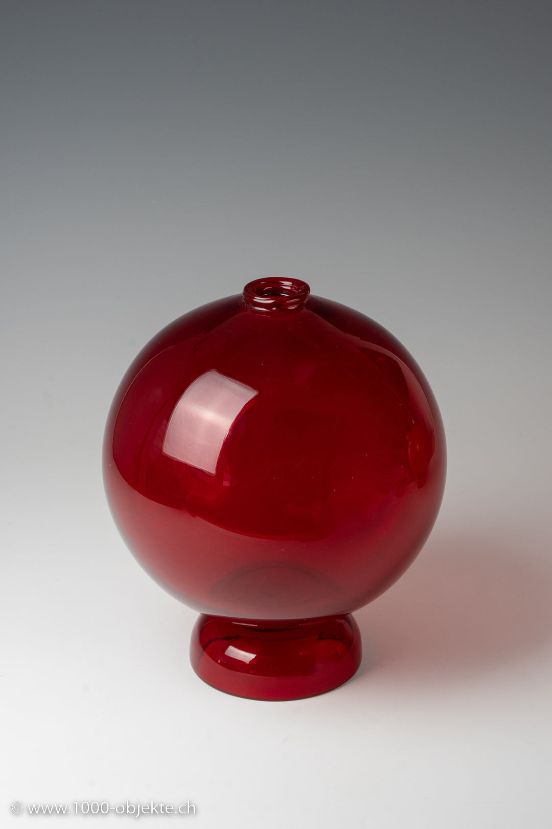 Vase red. Design Carlo Scarpa Provenance Pauly & C. Murano glass ca. 1960-70