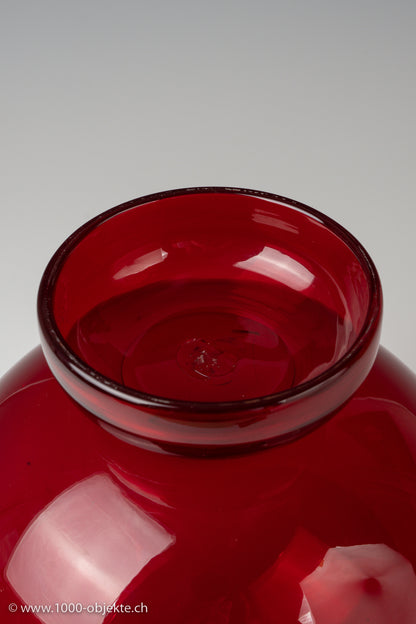 Vase red. Design Carlo Scarpa Provenance Pauly & C. Murano glass ca. 1960-70