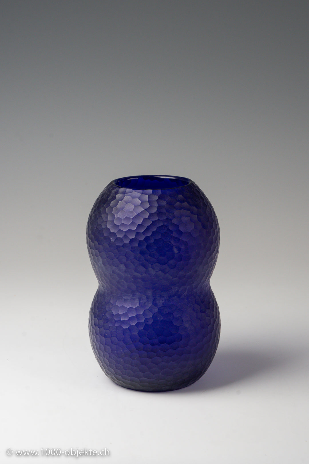 Carlo Scarpa unique Battuto vase, model 3974 Venini