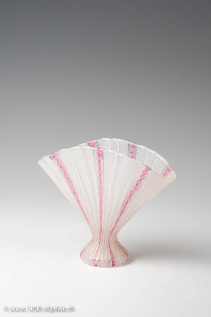 Dino Martens (Attr.) Vetreria Artistica Aureliano Toso, Murano, Fazzoletto glass vase, ca. 1940