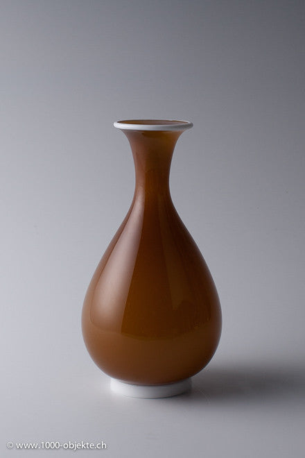 Fine Buzzi Venini incamiciato vase.