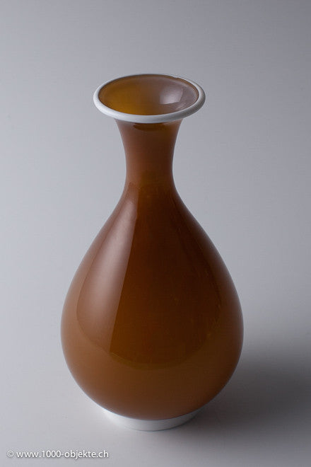 Fine Buzzi Venini incamiciato vase.