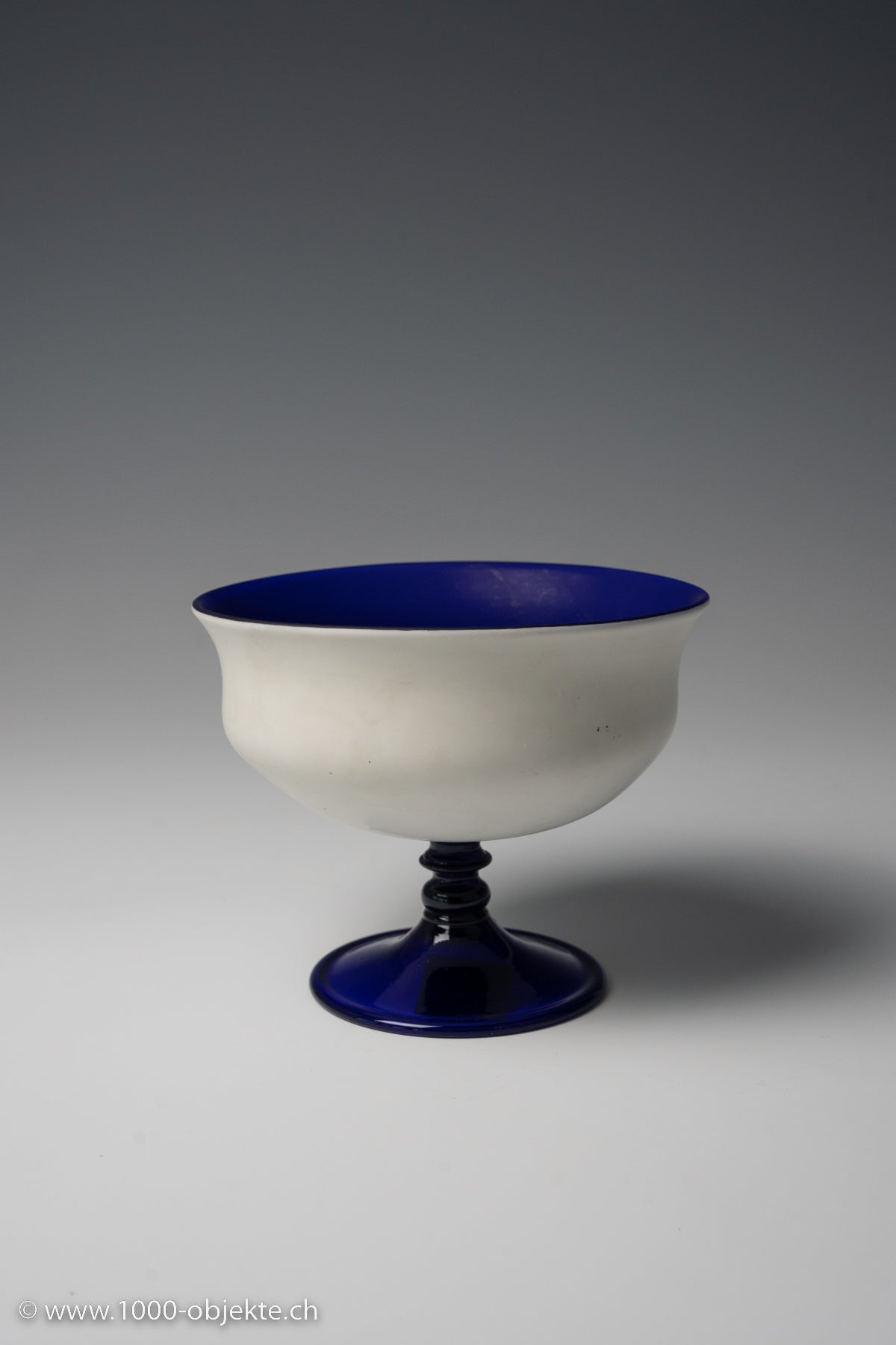 Significant bowl blue white 0paque Cvm Cappellin Venini Ca.1930