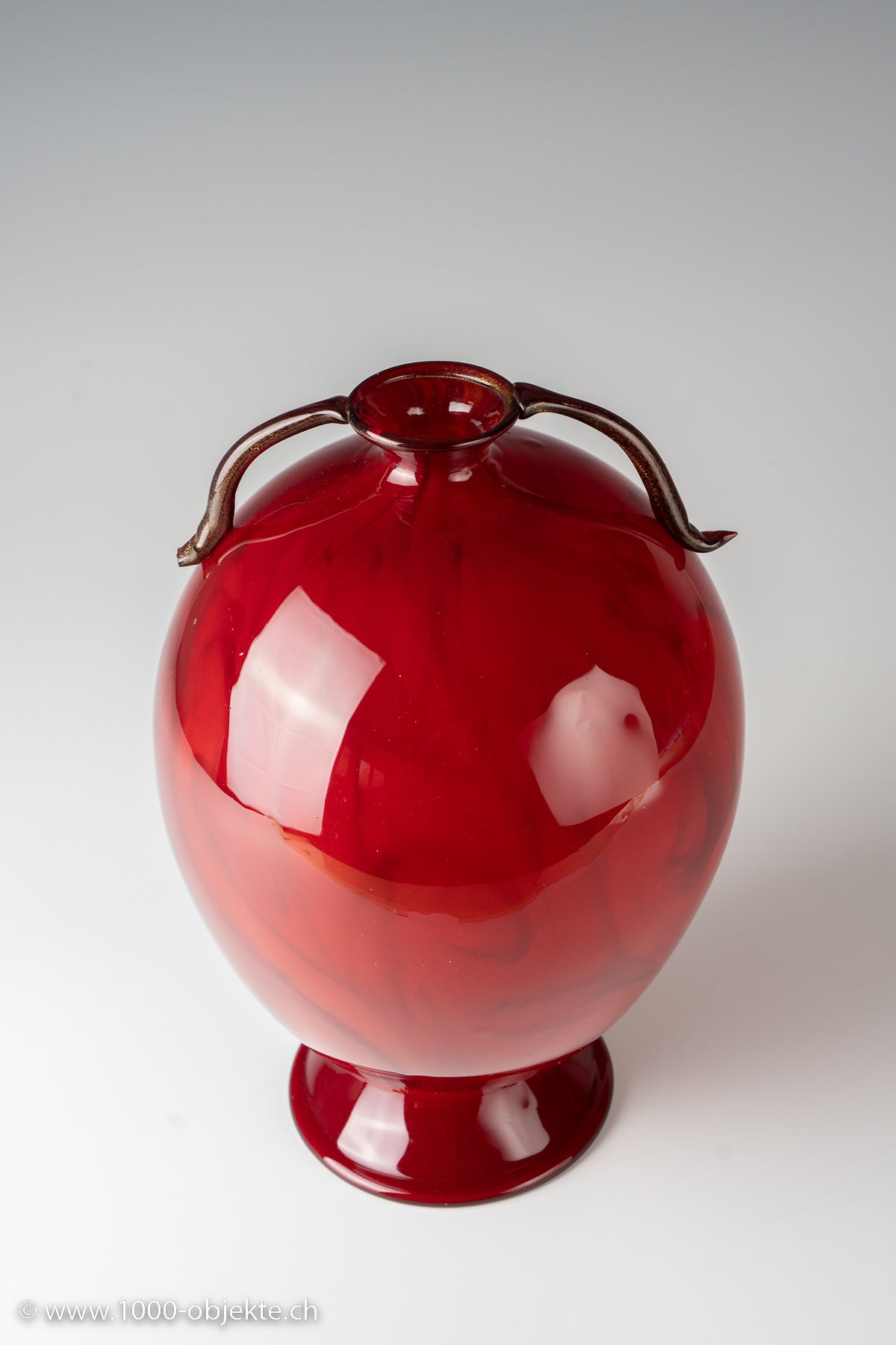 A.ve.M  Egg-shaped vase in marbled red blown glass, 1930