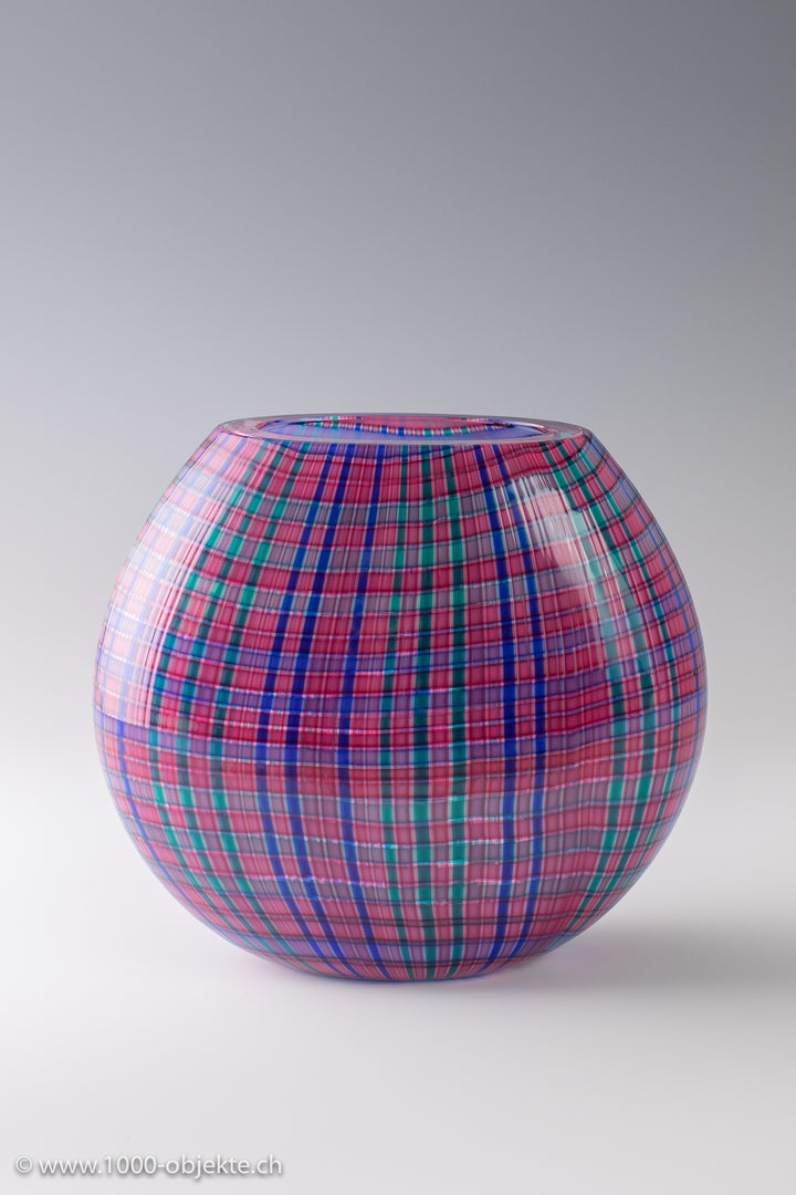 "Scozzesi vase" by Alessandro Diaz de Santillana for Venini