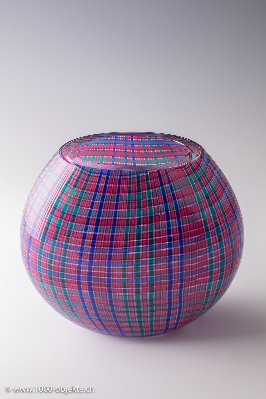 "Scozzesi vase" by Alessandro Diaz de Santillana for Venini